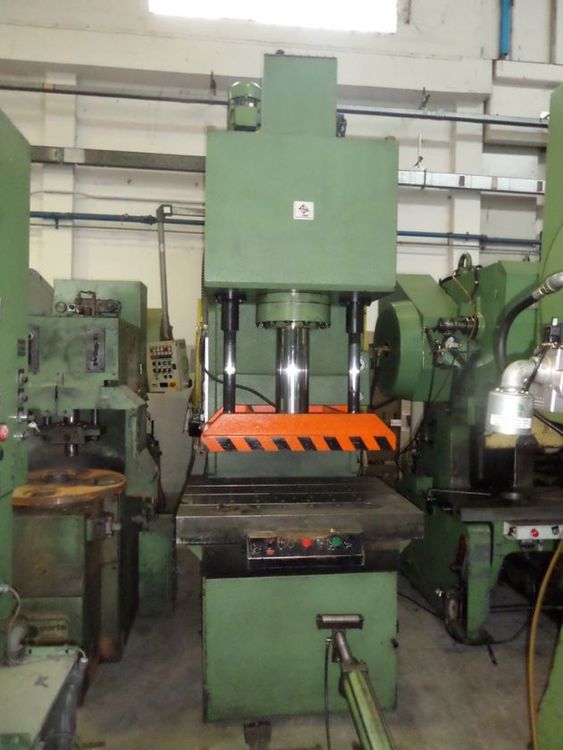 FLUID PRESS ACC 60 Ton