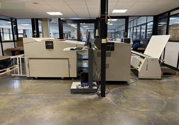 Screen PT-R 8600S