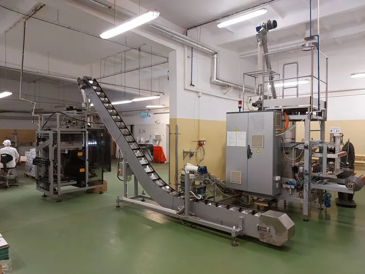 Josef Blazek ABM-5EN40, Line for packaging loose products into stick sachets