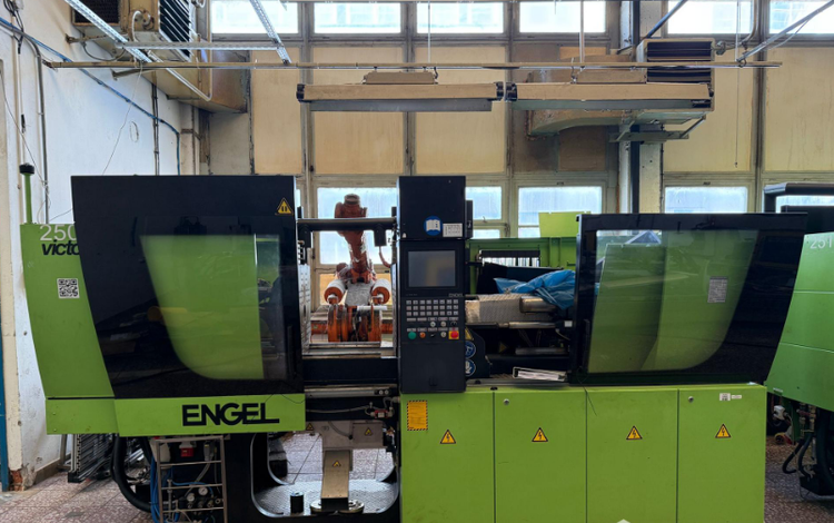 Engel Victory 330/60 Tech 60 T