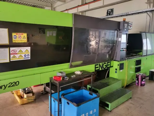 Engel Victory 320/220 Tech Pro 220 T