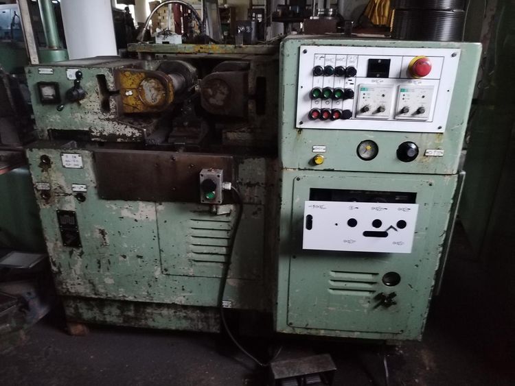 VEB UPW 25.1 Thread rolling machine