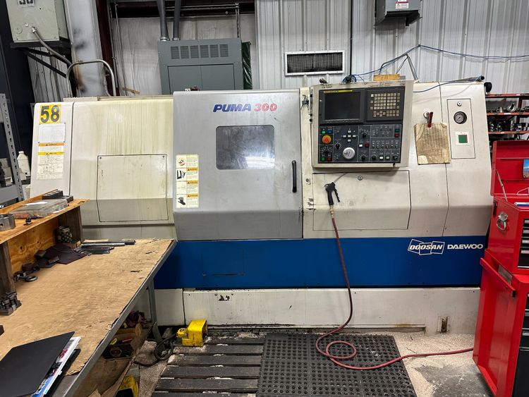 Doosan Fanuc 21i-TB CNC Control 2800 rpm Puma 300C 2 Axis