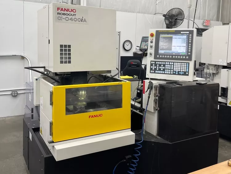 Fanuc ROBOCUT ALPHA-C400iA