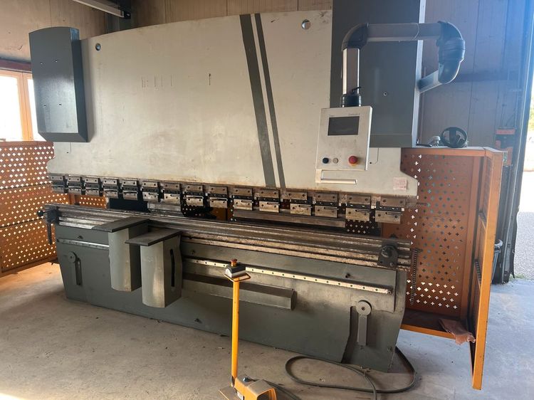 Digital press brake 125T