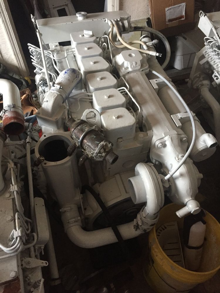 Cummins 6BTA 300HP Diesel Marine Engine