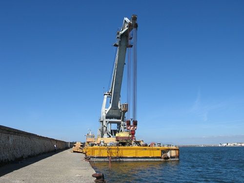 Self-Propelled Crane Barge