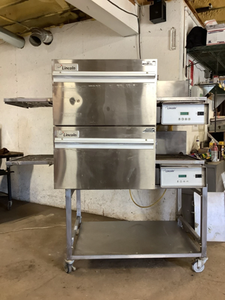 Lincoln 1132  Electric Conveyor Pizza Oven