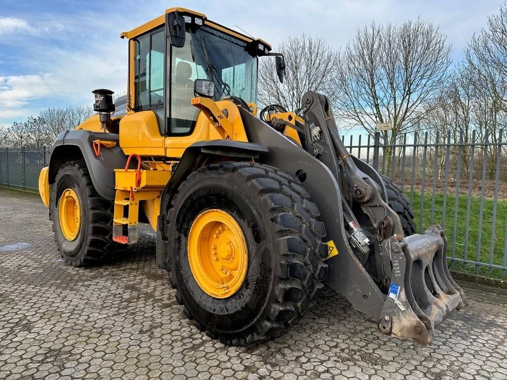 Volvo L110H Wheel Loader