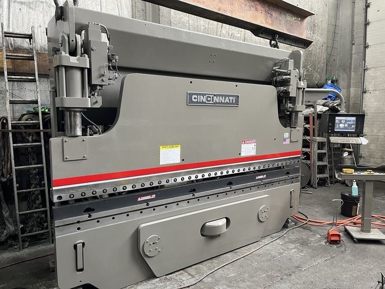 Cincinnati 90AF10 Autoform CNC Hydraulic Press Brake 90 TONS