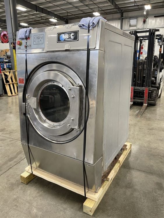 B&C IE-65-B2-24ASN-ABA 65 Lb. Open Used Pocket Washer Extractor