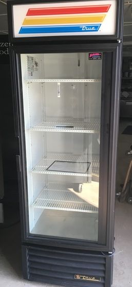 True GDM-19T GLASS DOOR MERCHANDISER