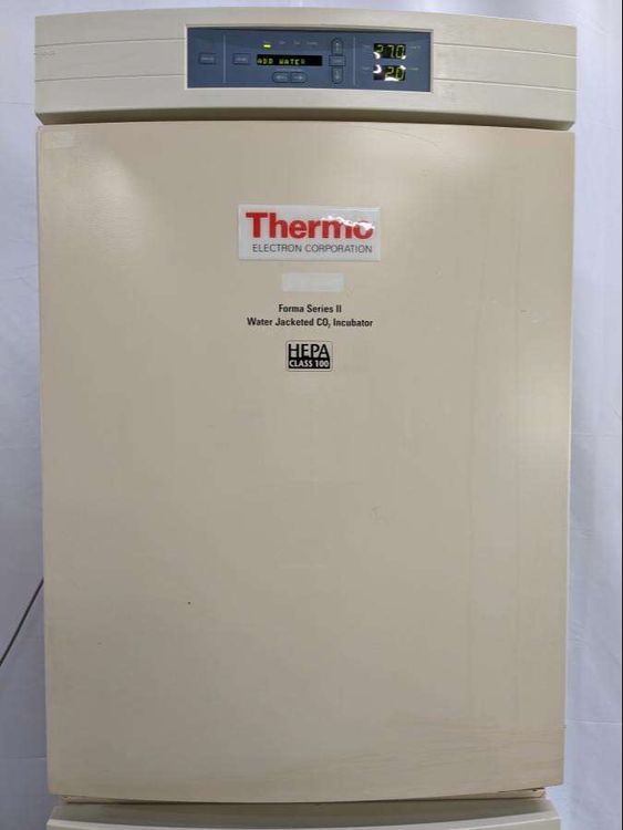 Thermo 3110 CO2 Water Jacketed Incubator