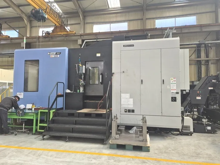 Doosan DN SOLUTIONS DHF 8000  5 Axis