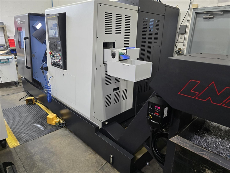 Doosan DOOSAN EZ GUIDE I CONVERSATIONAL PROGRAMMING 5000 RPM PUMA TT 1800 SY CNC MULTITASKING CENTER WITH Y AXIS 5  Axis