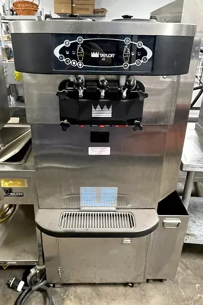 Crown, Taylor C723-33 Soft Serve Ice Cream Machine