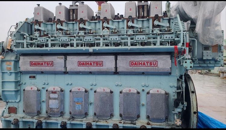 5 Daihatsu 6DKM-26 Marine Engine with Gearbox  Power: 1545 kW