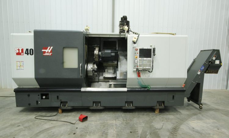 Haas CNC Control 2,400 RPM ST40 Big Bore Turning Center 3 Axis