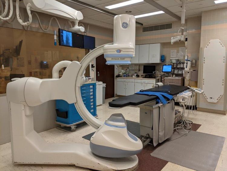 GE Innova 2100 IQ Cath Lab