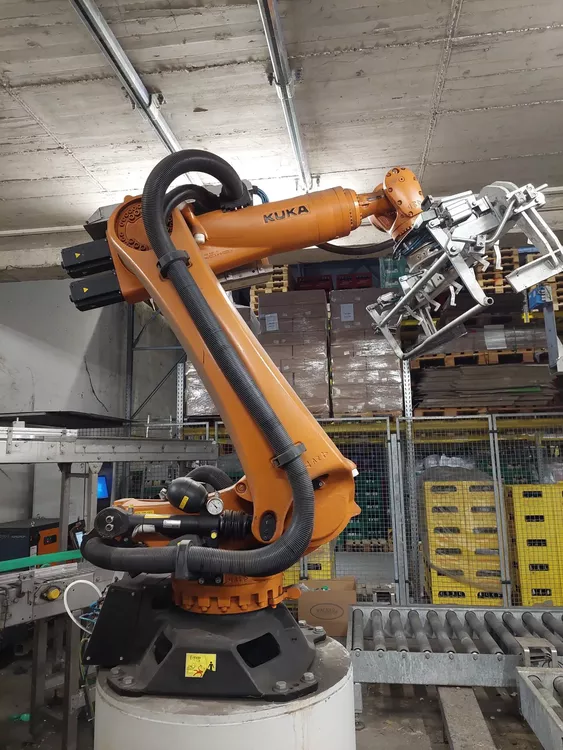 Kuka KR 240 R2900 ultra Palletizer