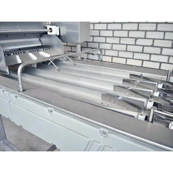 4 Baader 488 Automatic feeder for herring, sardine