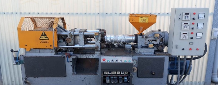 Injection Molding Machine