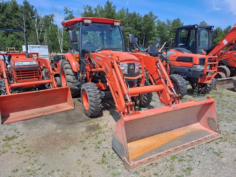 Kubota L6060HSTC Compact Tractor