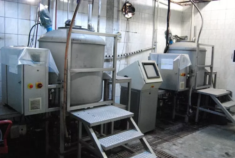 ELIAR powder-dye-and-distribution