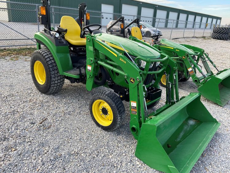 John Deere 2032R Tractor