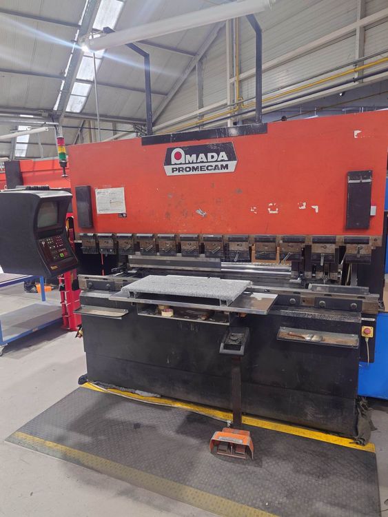 Amada ITS2 80-25 80 Ton