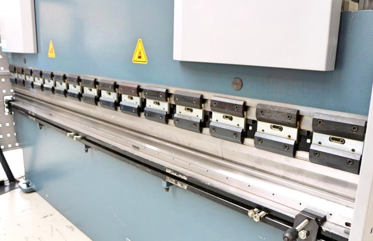 Durma HAP 30.90 90 t press capacity