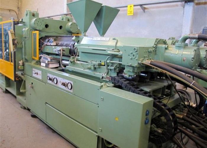 Demag D 560/1800 H Double Color 560 T