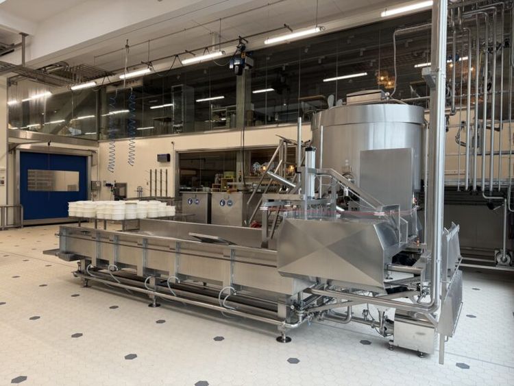 Asta Eisman Complete cheese factory