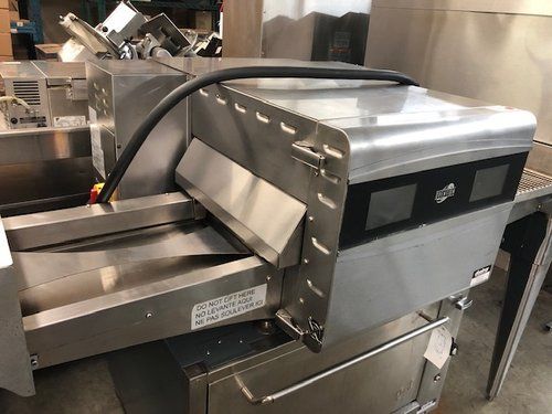 M1718CSA COUNTERTOP ELECTRIC CONVEYOR OVEN