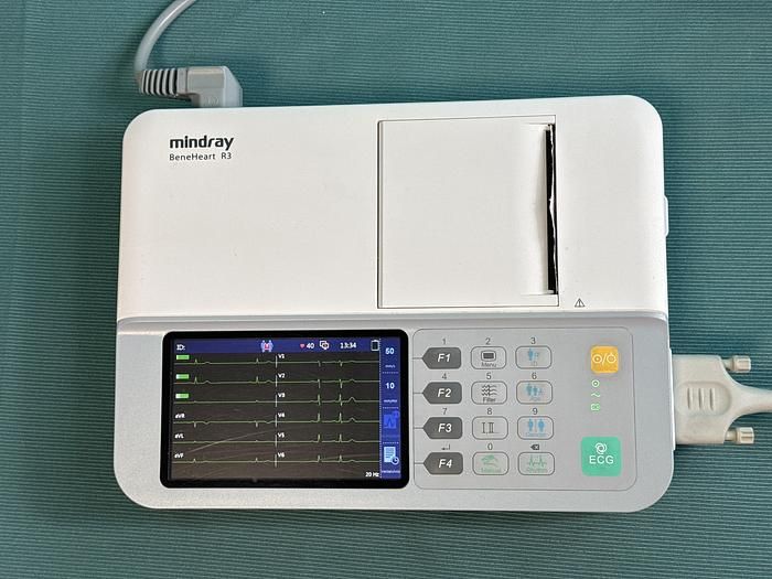 Mindray BeneHeart R3 ECG device