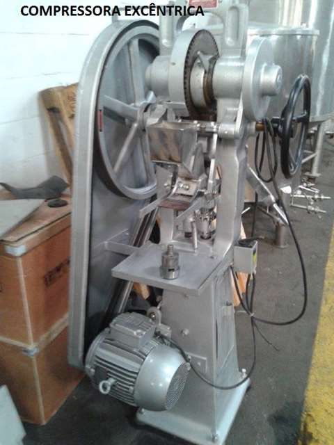 Eccentric tablet press