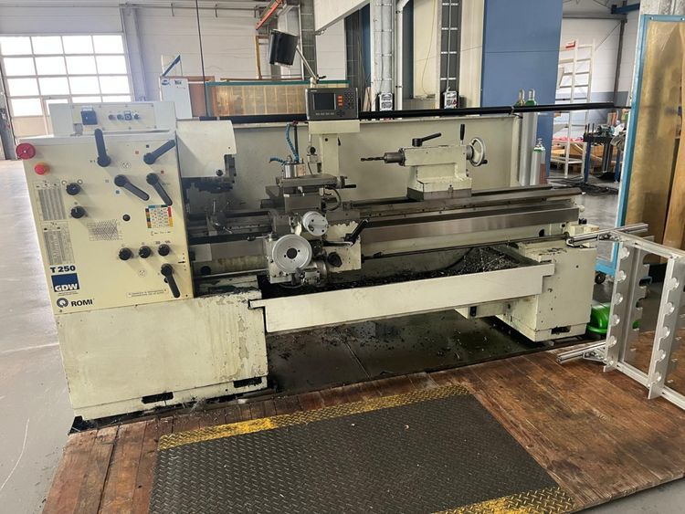 GDW Engine Lathe Variable Speed T 250