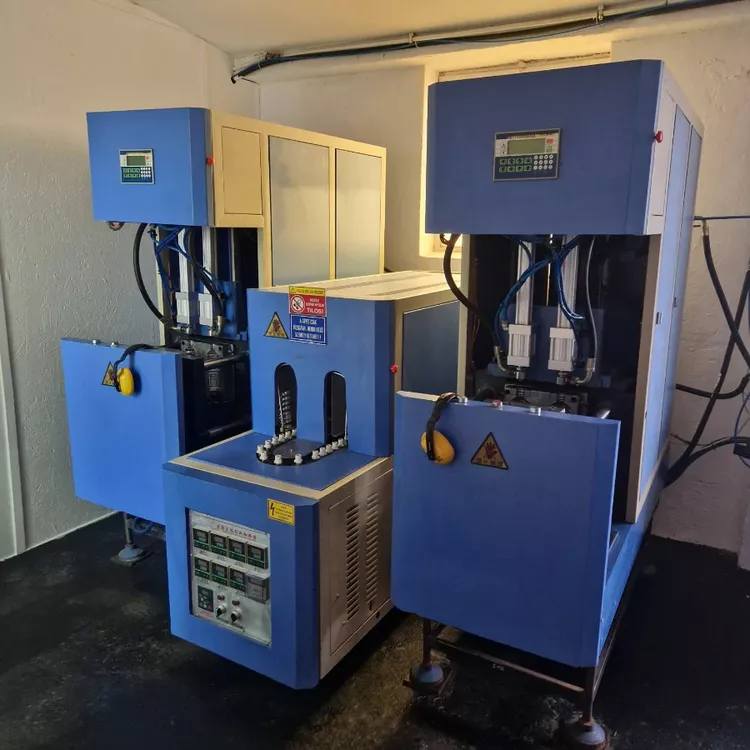 Semi-automatic PET bottle blowing machine
