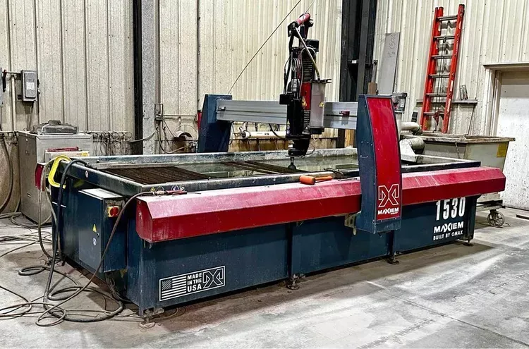 MAXIEM 1530 CNC Control