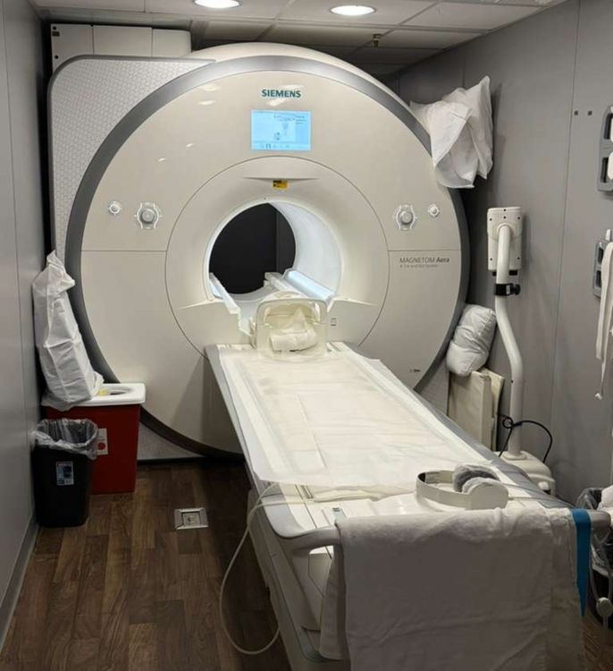 Siemens 1.5T Aera Mobile MRI
