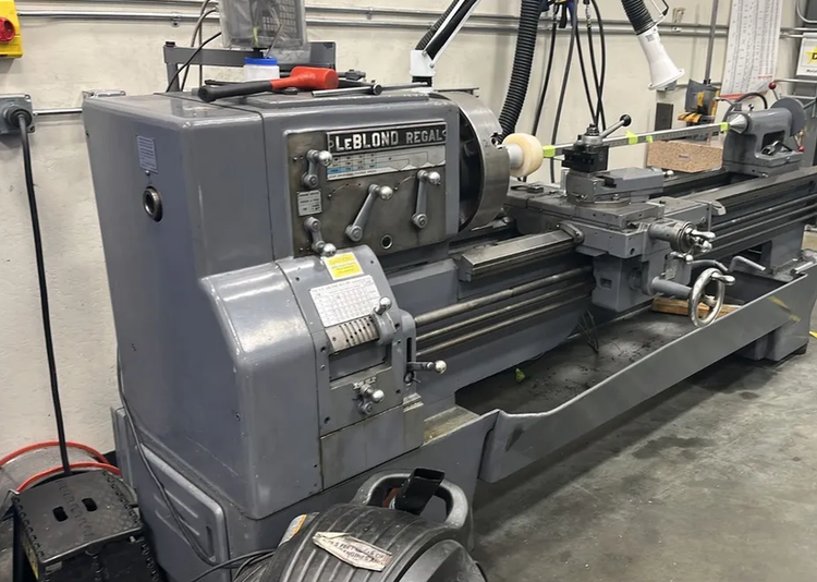 Leblond Engine Lathe 1,000 RPM 17 REGAL