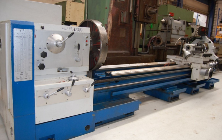 Poreba Engine Lathe 630 rpm (18 steps) TPK 80 Center Lathe