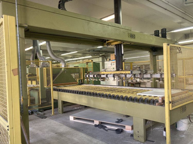 RBO Seletca Vacuum stacking unit with roller conveyor