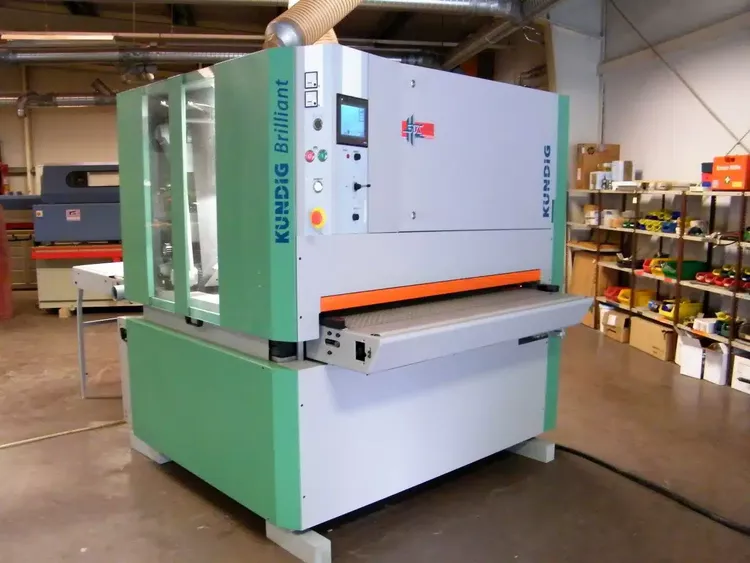 Kundig Brilliant-2 1100 REd-Lack