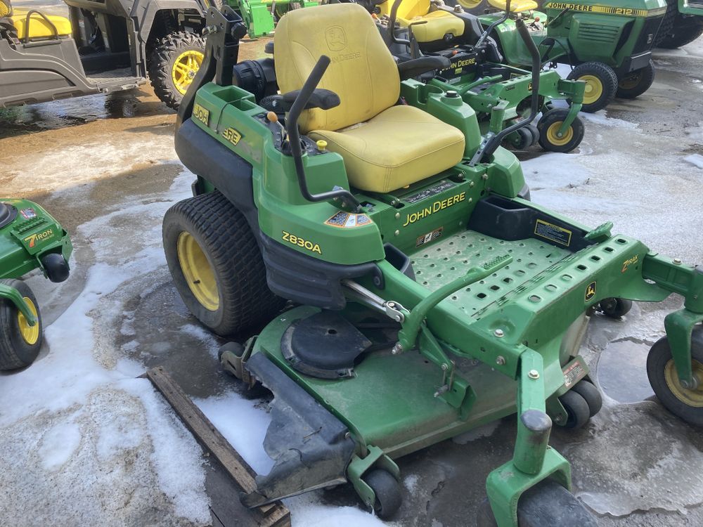 John Deere Z830A ZeroTurn Mowers