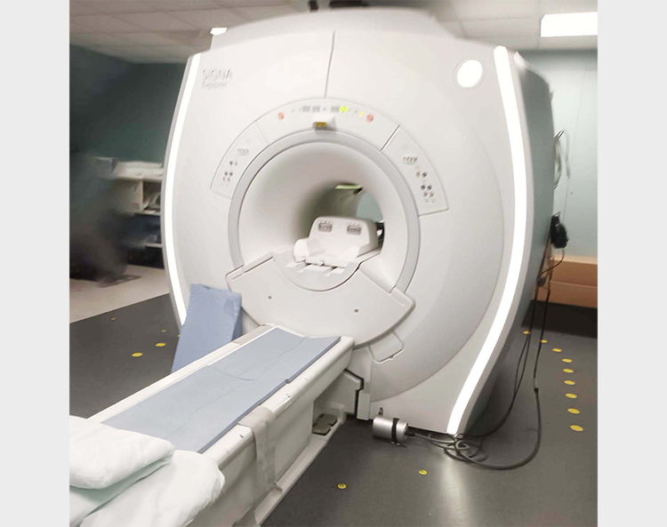 GE SIGNA Explorer LIFT MRI Scanner