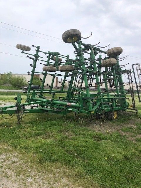 John Deere 2210 Field Cultivators 4318