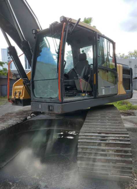 Volvo EC220EL Tracked Excavator