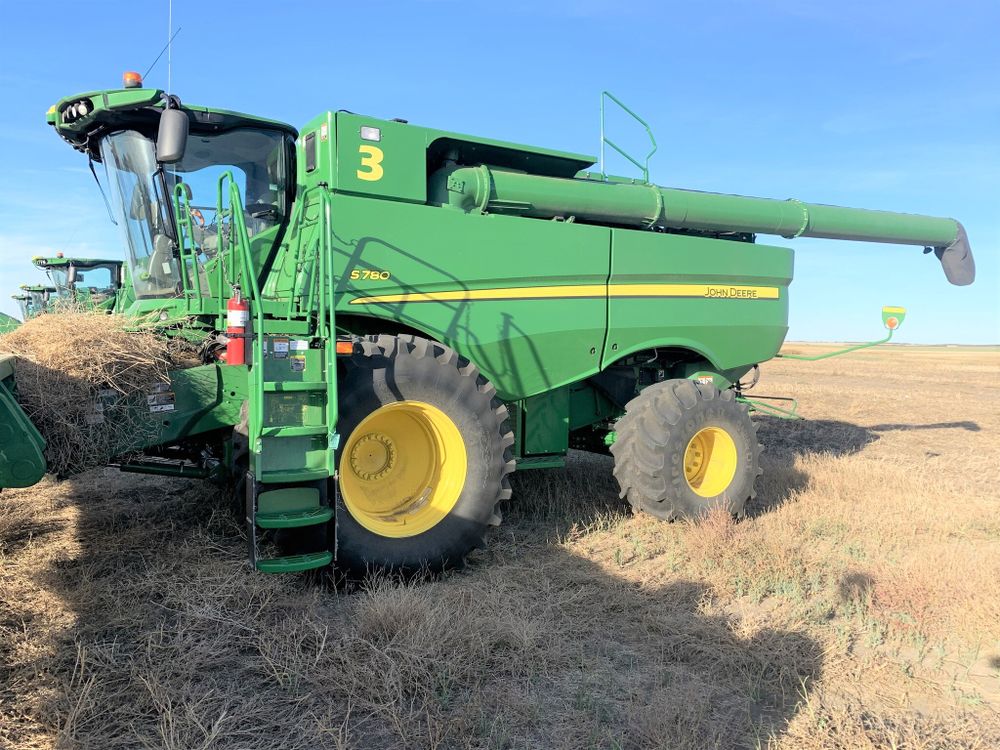 John Deere S780 Combine