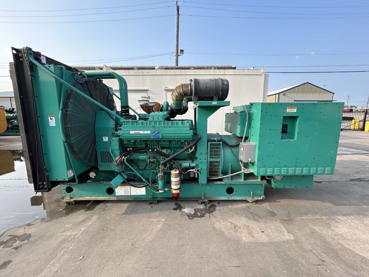 Cummins QST30 Diesel Industrial generator set 800 KW